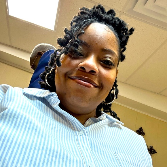 Meet your Posher, Kyna - Picture 1 of 1